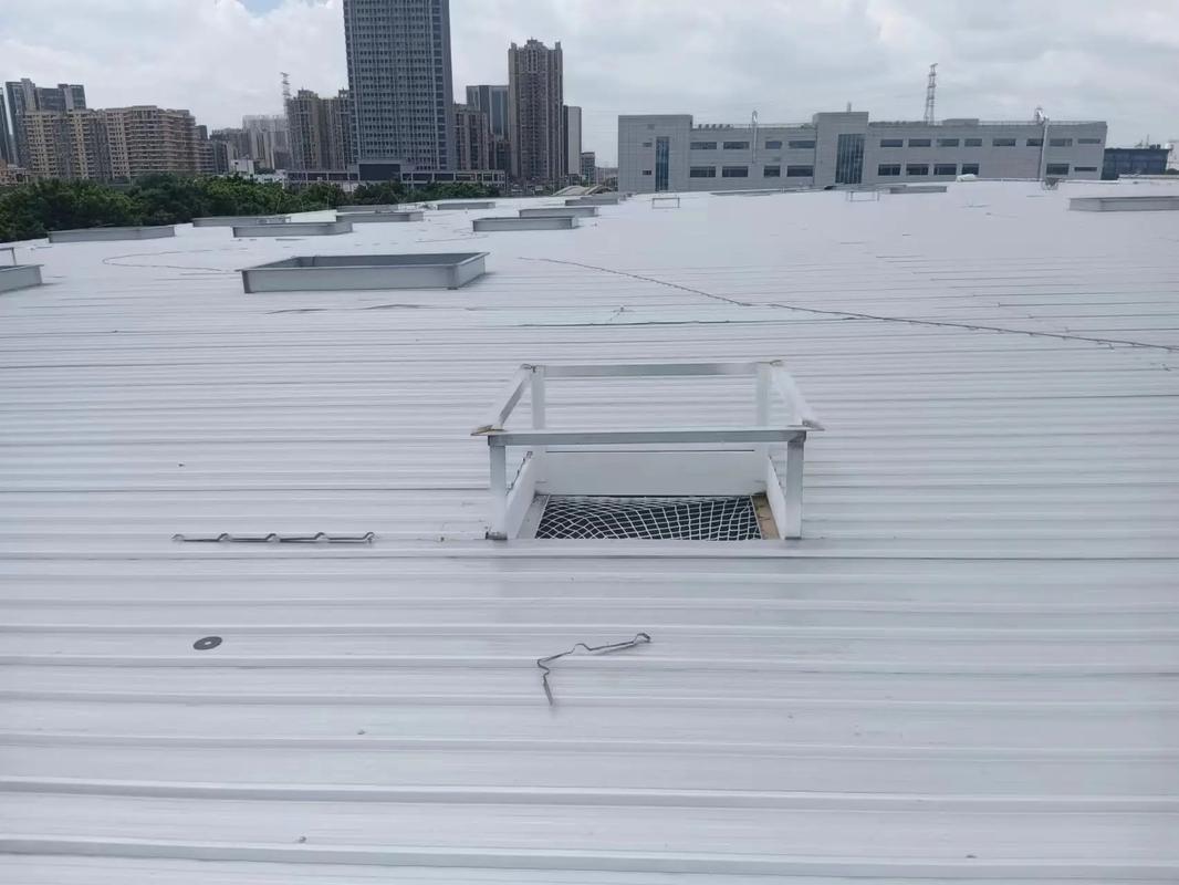 鋼結構屋面防水保溫工程,材料吊裝準備施工安裝.